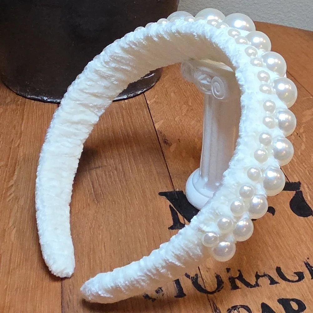New!  ZARA White Velvet Pearl Headband NWOT Luxury Statement Oversized Pearls